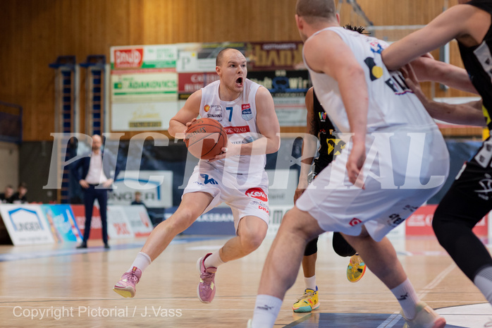 Basketball, win2day Basketball Superliga 2022/23, Grunddurchgang Runde 17, Oberwart Gunners, Flyers Wels, Sebastian K