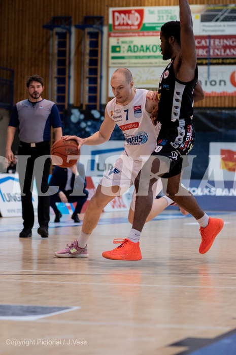 Basketball, win2day Basketball Superliga 2022/23, Grunddurchgang Runde 17, Oberwart Gunners, Flyers Wels, Sebastian K