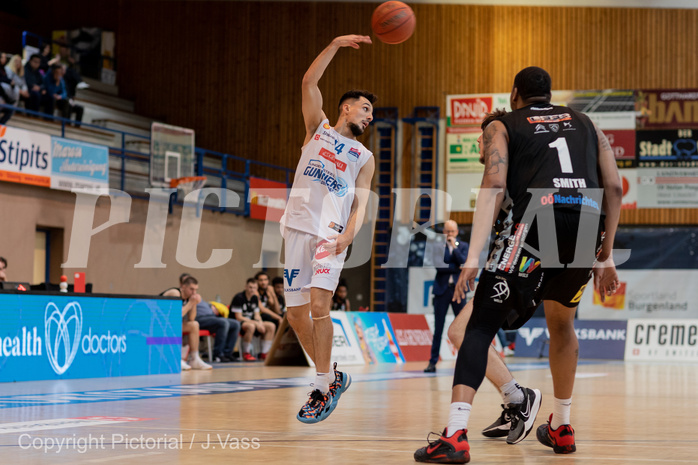 Basketball, win2day Basketball Superliga 2022/23, Grunddurchgang Runde 17, Oberwart Gunners, Flyers Wels, Derek Hanes (14)