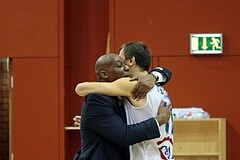 Basketball ABL 2015/16 Grunddurchgang 1.Runde  Kapfenberg Bulls vs Gmunden Swans
Milan Stegnjaic (11), John Griffin (Associate Coach)