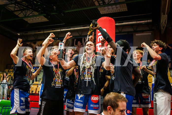 Basketball, win2day Basketball Superliga 2023/24, Finale Spiel 3, UBSC Graz, Oberwart Gunners, Finals MVP Sebastian Käferle