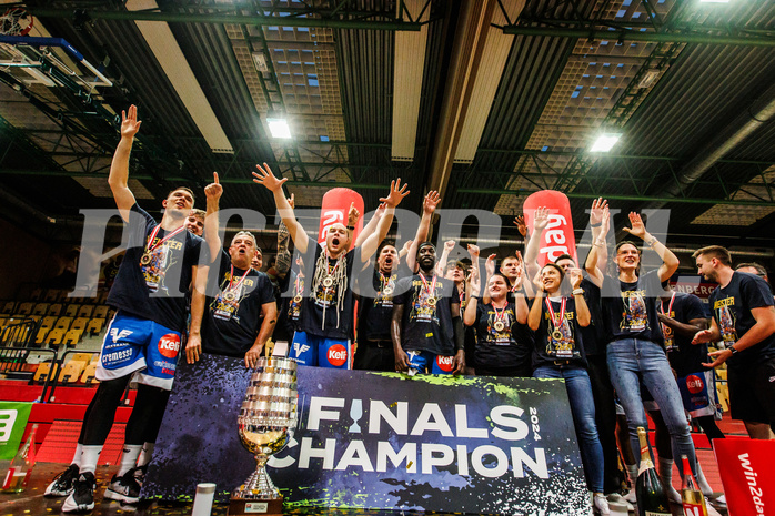 Basketball, win2day Basketball Superliga 2023/24, Finale Spiel 3, UBSC Graz, Oberwart Gunners, Meister 2023/24 Unger Steel Gunners Oberwart