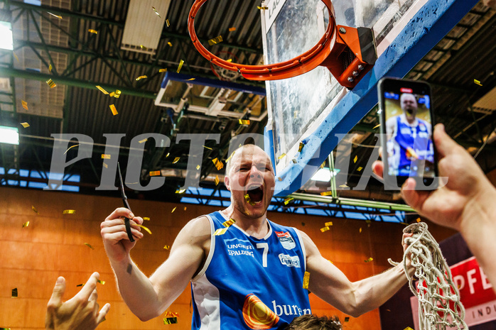 Basketball, win2day Basketball Superliga 2023/24, Finale Spiel 3, UBSC Graz, Oberwart Gunners, Celebrations