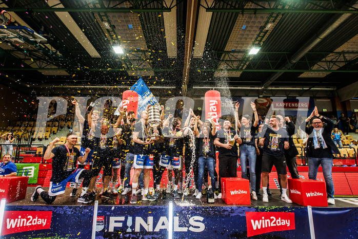 Basketball, win2day Basketball Superliga 2023/24, Finale Spiel 3, UBSC Graz, Oberwart Gunners, Meister 2023/24 Unger Steel Gunners Oberwart