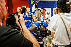 Basketball, win2day Basketball Superliga 2023/24, Finale Spiel 3, UBSC Graz, Oberwart Gunners, Celebrations