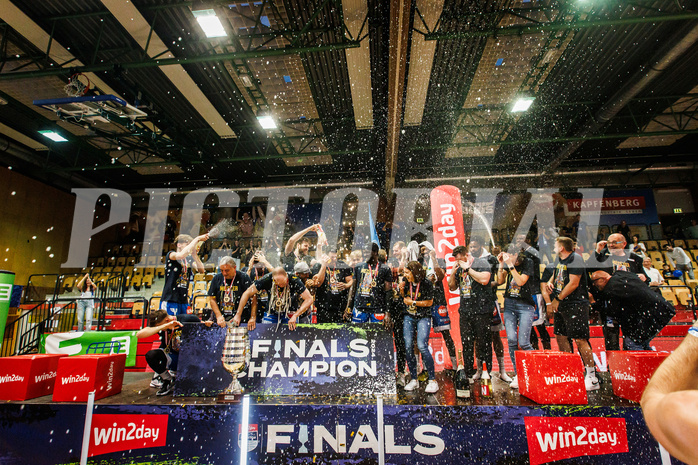 Basketball, win2day Basketball Superliga 2023/24, Finale Spiel 3, UBSC Graz, Oberwart Gunners, Meister 2023/24 Unger Steel Gunners Oberwart