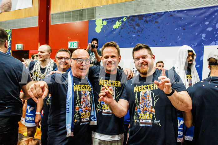 Basketball, win2day Basketball Superliga 2023/24, Finale Spiel 3, UBSC Graz, Oberwart Gunners, Celebrations
