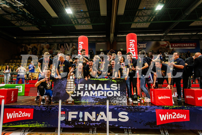 Basketball, win2day Basketball Superliga 2023/24, Finale Spiel 3, UBSC Graz, Oberwart Gunners, Meister 2023/24 Unger Steel Gunners Oberwart