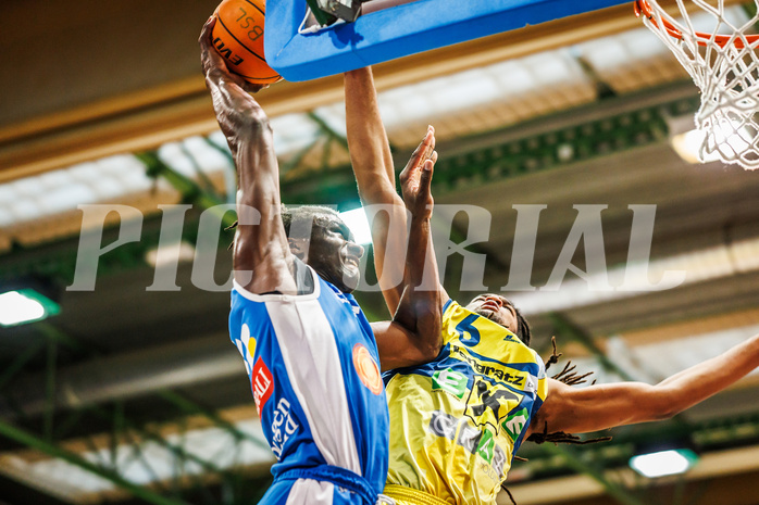 Basketball, win2day Basketball Superliga 2023/24, Finale Spiel 3, UBSC Graz, Oberwart Gunners, Shaquille Rombley (5)