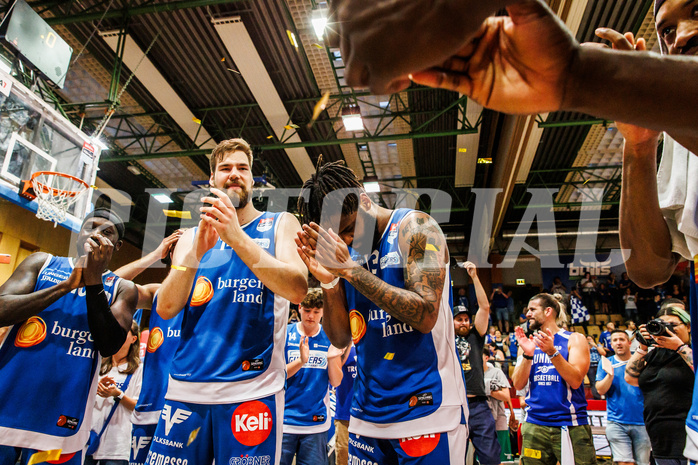 Basketball, win2day Basketball Superliga 2023/24, Finale Spiel 3, UBSC Graz, Oberwart Gunners, Celebrations