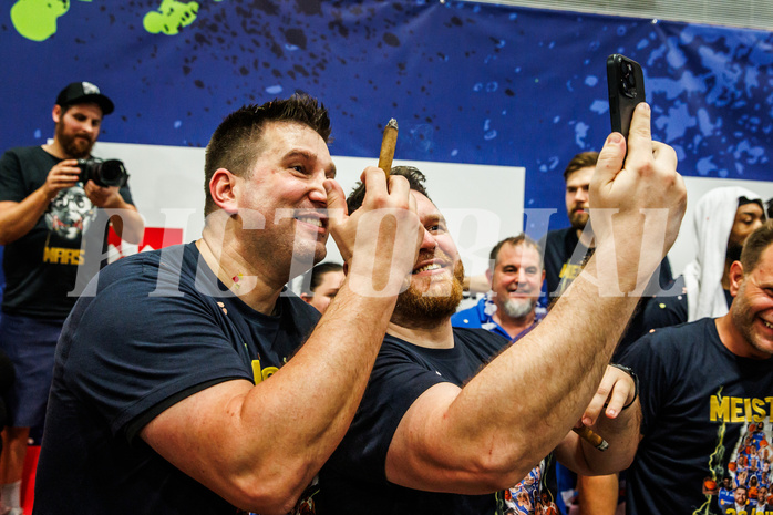 Basketball, win2day Basketball Superliga 2023/24, Finale Spiel 3, UBSC Graz, Oberwart Gunners, Celebrations