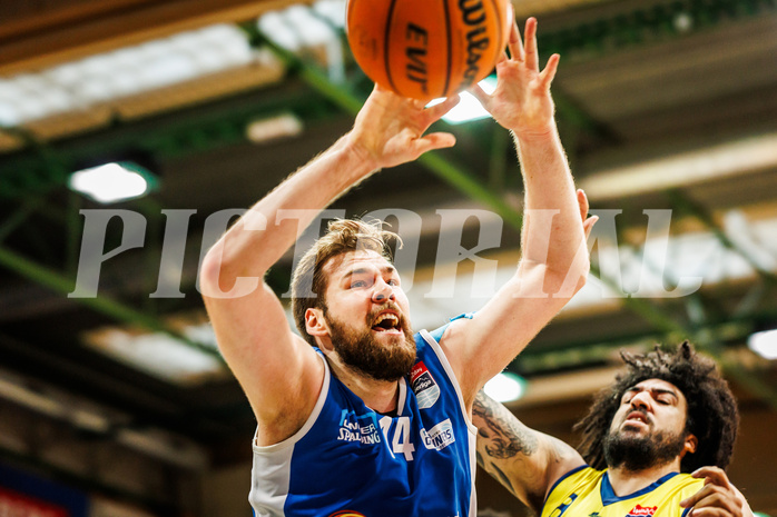 Basketball, win2day Basketball Superliga 2023/24, Finale Spiel 3, UBSC Graz, Oberwart Gunners, Daniel Köppel (14)