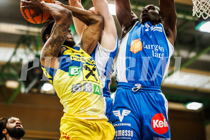 Basketball, win2day Basketball Superliga 2023/24, Finale Spiel 3, UBSC Graz, Oberwart Gunners, Jeremy Smith (4)