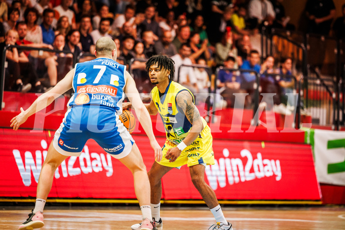 Basketball, win2day Basketball Superliga 2023/24, Finale Spiel 3, UBSC Graz, Oberwart Gunners, Zachery Deshon Cooks (3)