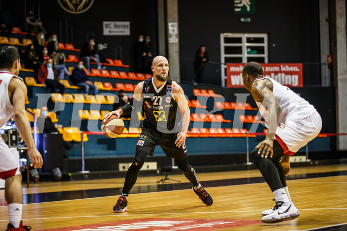 Basketball, bet-at-home Basketball Superliga 2020/21, Grunddurchgang 17.Runde, BC Vienna, Flyers Wels, Christian Von Fintel (27)