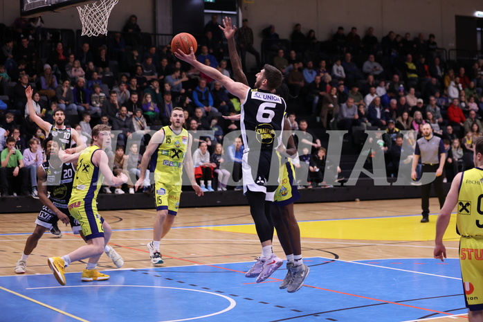 05.02.2023, Graz, Raiffeisen Sportpark Graz, Basketball Superliga 2022/23, Grunddurchgang, Runde 20, UBSC Raiffeisen Graz - OCS Swans Gmunden