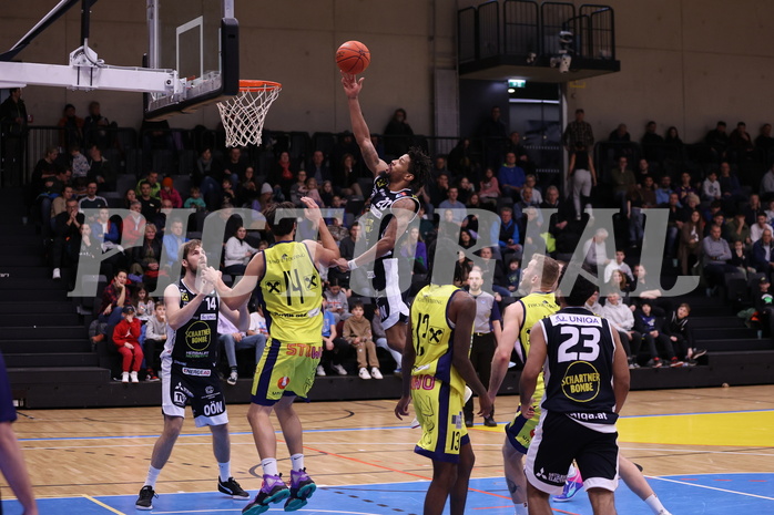 05.02.2023, Graz, Raiffeisen Sportpark Graz, Basketball Superliga 2022/23, Grunddurchgang, Runde 20, UBSC Raiffeisen Graz - OCS Swans Gmunden