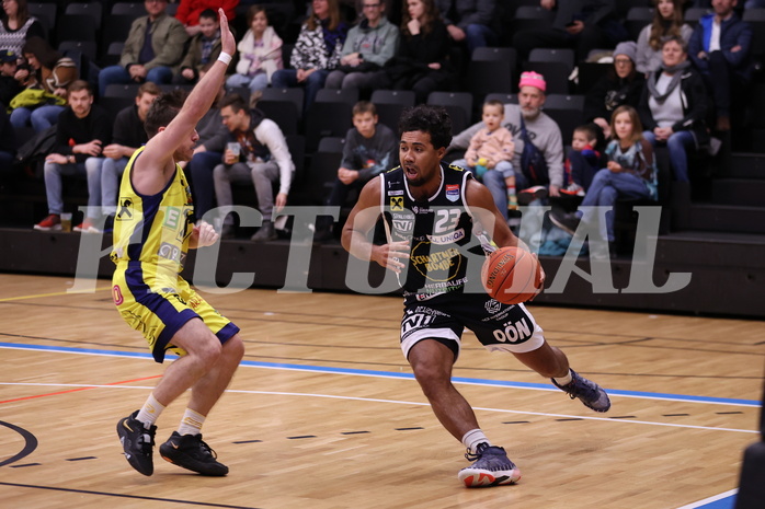 05.02.2023, Graz, Raiffeisen Sportpark Graz, Basketball Superliga 2022/23, Grunddurchgang, Runde 20, UBSC Raiffeisen Graz - OCS Swans Gmunden
