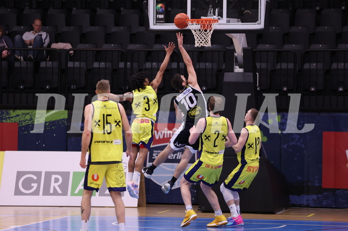 05.02.2023, Graz, Raiffeisen Sportpark Graz, Basketball Superliga 2022/23, Grunddurchgang, Runde 20, UBSC Raiffeisen Graz - OCS Swans Gmunden
