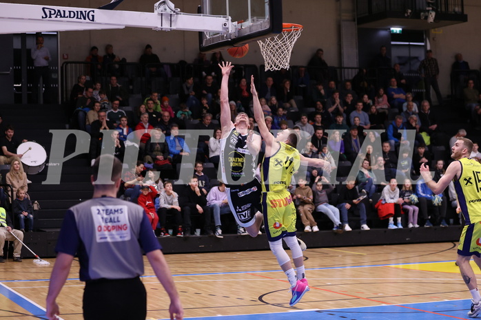05.02.2023, Graz, Raiffeisen Sportpark Graz, Basketball Superliga 2022/23, Grunddurchgang, Runde 20, UBSC Raiffeisen Graz - OCS Swans Gmunden