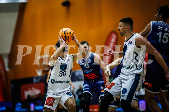 Basketball, Win2Day Superliga 2023/24, Grunddurchgang 7.Runde, Vienna Timberwolves, BBC Nord Dragonz, Oscar Schmit (36)