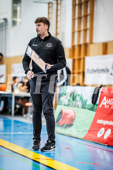 Basketball, Basketball Zweite Liga 2024/25, Grunddurchgang 1.Runde, Deutsch Wagram Alligators, Upper Austrian Ballers, Mark Laurencik (Ass. Head Coach)