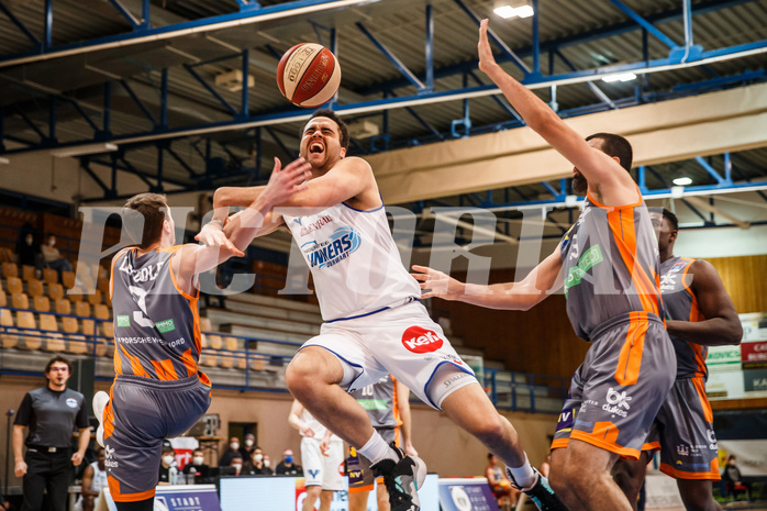 Basketball, bet-at-home Basketball Superliga 2020/21, Platzierungsrunde, 2. Runde, Oberwart Gunners, Klosterneuburg Dukes, Terrence Bieshaar (14)