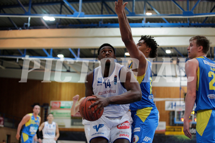 Basketball, bet-at-home Basketball Superliga 2021/22, Grunddurchgang Runde 6, Oberwart Gunners, SKN St. Pölten, Emondre Rickman (14)