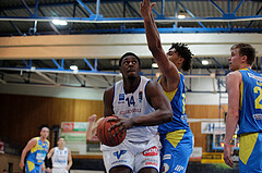 Basketball, bet-at-home Basketball Superliga 2021/22, Grunddurchgang Runde 6, Oberwart Gunners, SKN St. Pölten, Emondre Rickman (14)