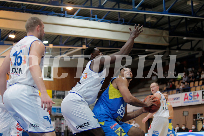 Basketball, bet-at-home Basketball Superliga 2021/22, Grunddurchgang Runde 6, Oberwart Gunners, SKN St. Pölten, Rashaan Guylain Mbemba (12)