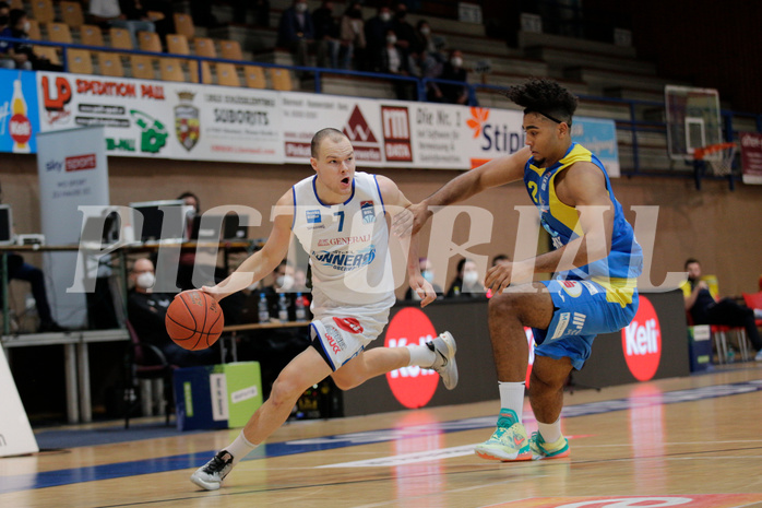 Basketball, bet-at-home Basketball Superliga 2021/22, Grunddurchgang Runde 6, Oberwart Gunners, SKN St. Pölten, Sebastian Käferle (7)