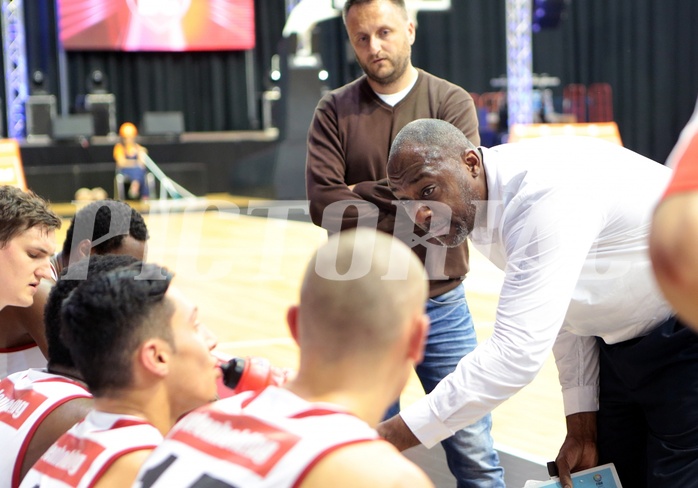 Basketball ABL 2016/17 Grunddurchgang 3. Runde  BC Vienna vs Traiskirchen Lions
Im Bild: Johnny Griffin (Headcoach)

