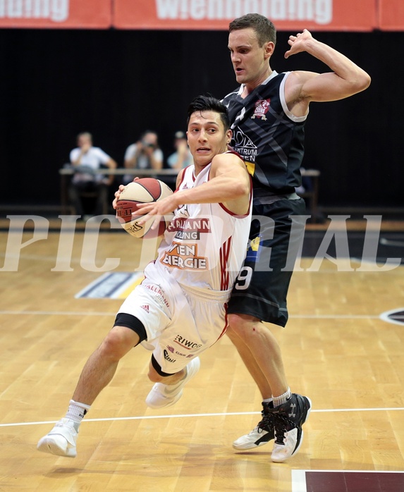 Basketball ABL 2016/17 Grunddurchgang 3. Runde  BC Vienna vs Traiskirchen Lions
Im Bild: Mustafa Zadeh (4), Benedikt Danek (9)

