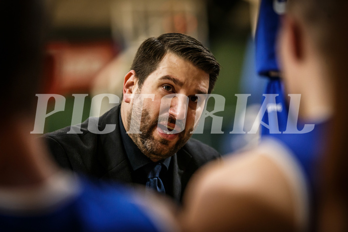 Basketball, Basketball Austria Cup 2021/22, 1/4 Finale, Vienna D.C. Timberwolves, UNGER STEEL Gunners Oberwart, Horst Leitner (Coach)