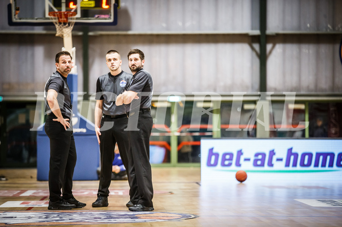 Basketball, Basketball Austria Cup 2021/22, 1/4 Finale, Vienna D.C. Timberwolves, UNGER STEEL Gunners Oberwart, Referees