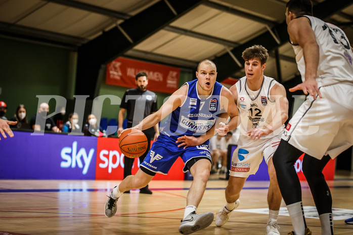 Basketball, Basketball Austria Cup 2021/22, 1/4 Finale, Vienna D.C. Timberwolves, UNGER STEEL Gunners Oberwart, Sebastian Käferle (7)
