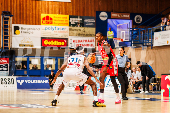 Basketball, win2day Basketball Superliga 2023/24, Grunddurchgang Runde 15, Oberwart Gunners, Traiskirchen Lions, Davon Clare (5)