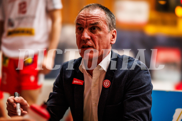 Basketball, win2day Basketball Superliga 2023/24, Grunddurchgang Runde 15, Oberwart Gunners, Traiskirchen Lions, Radomir Mijanovic (Head Coach)