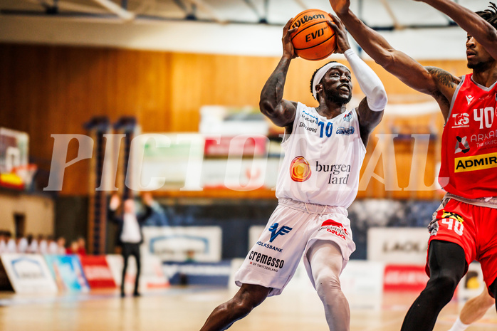 Basketball, win2day Basketball Superliga 2023/24, Grunddurchgang Runde 15, Oberwart Gunners, Traiskirchen Lions, Munis Tutu (10)