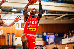 Basketball, win2day Basketball Superliga 2023/24, Grunddurchgang Runde 15, Oberwart Gunners, Traiskirchen Lions, Davon Clare (5)