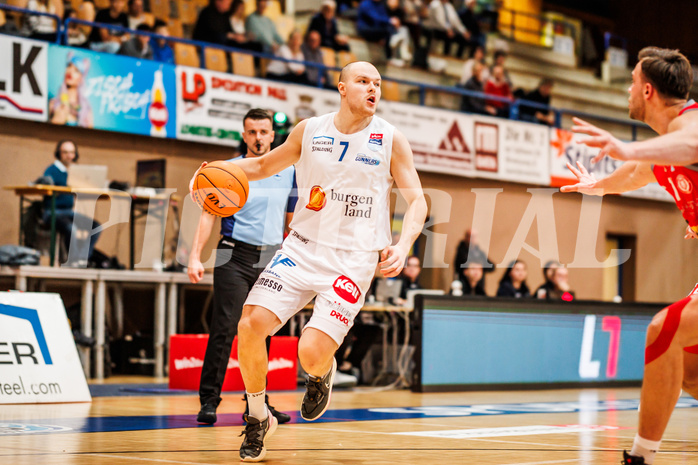 Basketball, win2day Basketball Superliga 2023/24, Grunddurchgang Runde 15, Oberwart Gunners, Traiskirchen Lions, Sebastian Käferle (7)