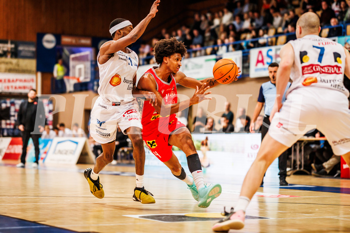 Basketball, win2day Basketball Superliga 2023/24, Grunddurchgang Runde 15, Oberwart Gunners, Traiskirchen Lions, Demarcus Demonia (4)