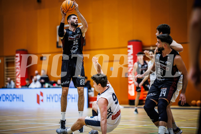 Basketball, Basketball Zweite Liga 2024/25, Grunddurchgang 6.Runde, Vienna Timberwolves, Mistelbach Mustangs, Viktor Vasat (22), Philipp D'Angelo (9)