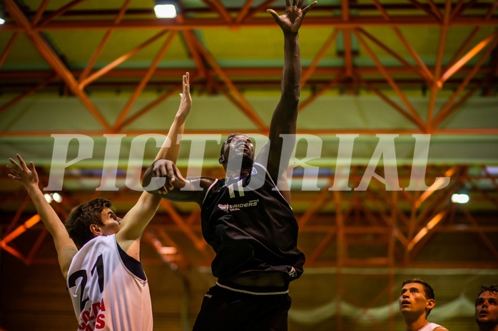 Basketball, Basketball Zweite Liga, Grunddurchgang 1.Runde, COLDA MARIS BBC Nord Dragonz, Swarco Raiders Tirol, John Franklyn Gardiner (11)