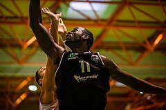 Basketball, Basketball Zweite Liga, Grunddurchgang 1.Runde, COLDA MARIS BBC Nord Dragonz, Swarco Raiders Tirol, John Franklyn Gardiner (11)