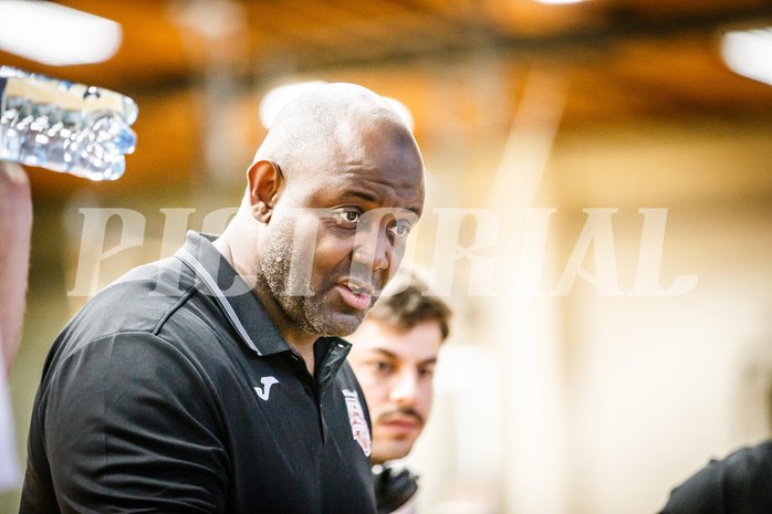 Basketball, Basketball Zweite Liga, Playoff: Viertelfinale 1. Spiel, Mattersburg Rocks, BBC Nord Dragonz, James WILLIAMS (Headcoach)
