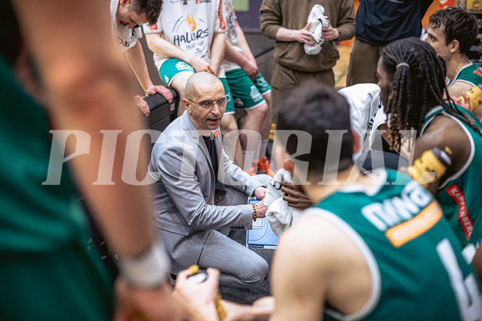 Basketball, Win2Day Superliga 2022/23, 9. Qualifikationsrunde, Vienna Timberwolves, Kapfenberg Bulls, Michael Schrittwieser (Head Coach)