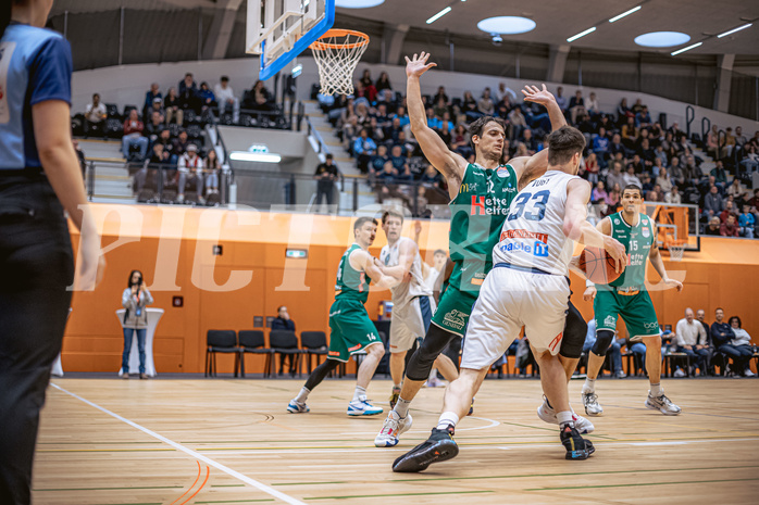 Basketball, Win2Day Superliga 2022/23, 9. Qualifikationsrunde, Vienna Timberwolves, Kapfenberg Bulls, Nemanja Krstic (12), Chris Vogt (33)