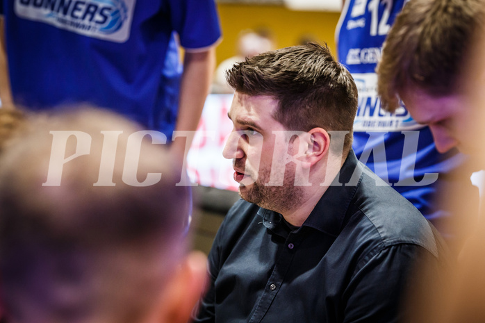 Basketball, Basketball Austria, Cup Final Four 2021/22 
Halbfinale 1, BBC Nord Dragonz, Oberwart Gunners, Horst Leitner (Coach)