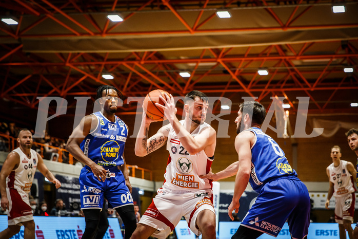 Basketball, Basketball Austria, Cup Final Four 2021/22 
Halbfinale 2, BC Vienna, Gmunden Swans, Tauras Jogela (22)